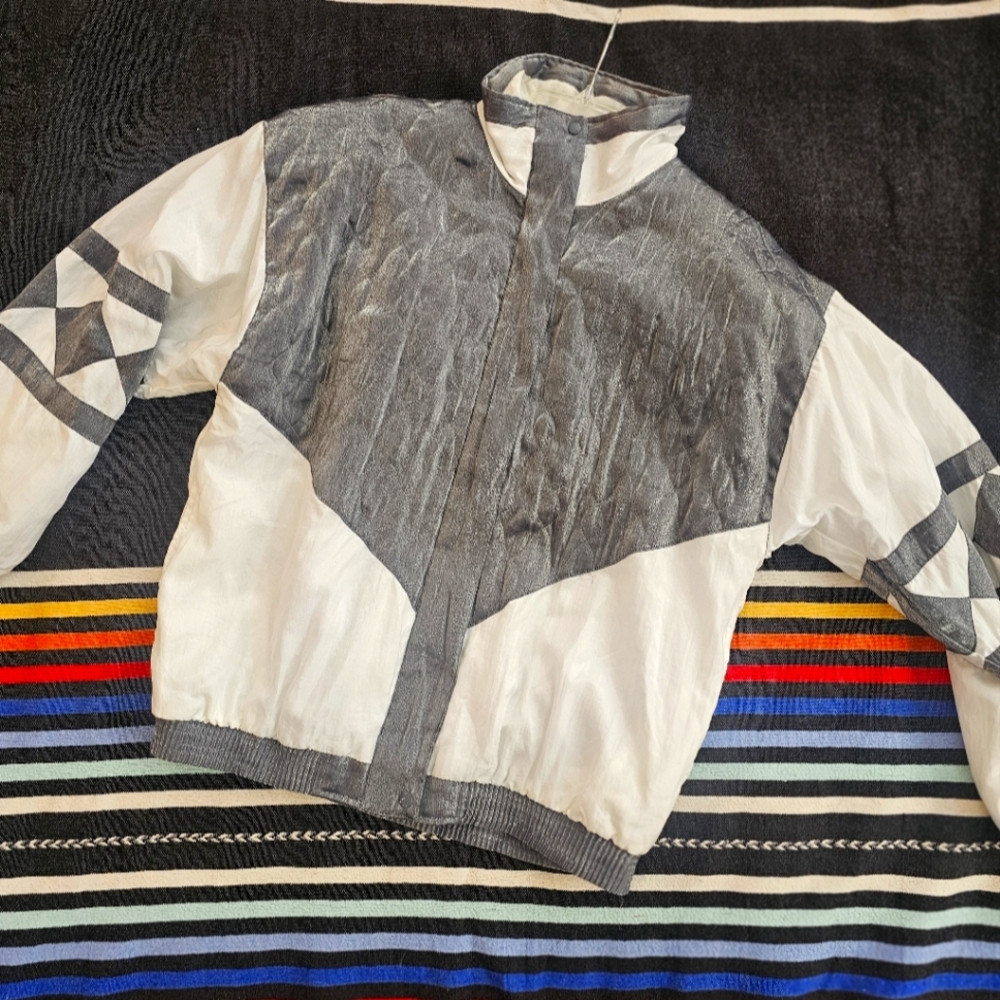 1980's light weight Shimmering silver Vintage puffer